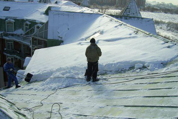  крыши многоэтажек таяние снега
